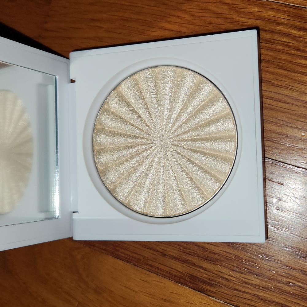Ofra Cosmetics Star Island Highlighter